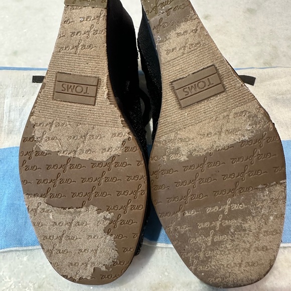 TOMS black sequins & satin wedges - Picture 3 of 7